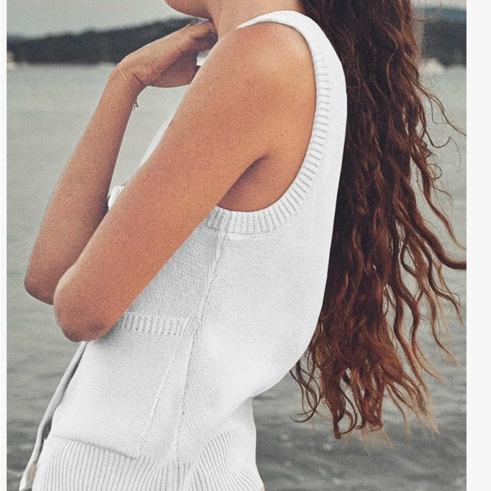 White Button-Up Knit Vest - Picture 3 of 3